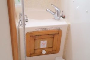 2018-12-31-ENSUITE-TOILET-AND-BASIN