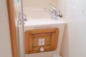 2018-12-31-ENSUITE-TOILET-AND-BASIN