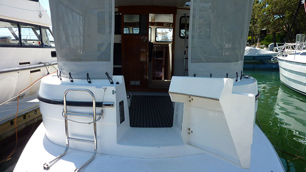 private_resort_resort_35_boat_for_hire_for_charter_sydney_pittwater_swim_board-1
